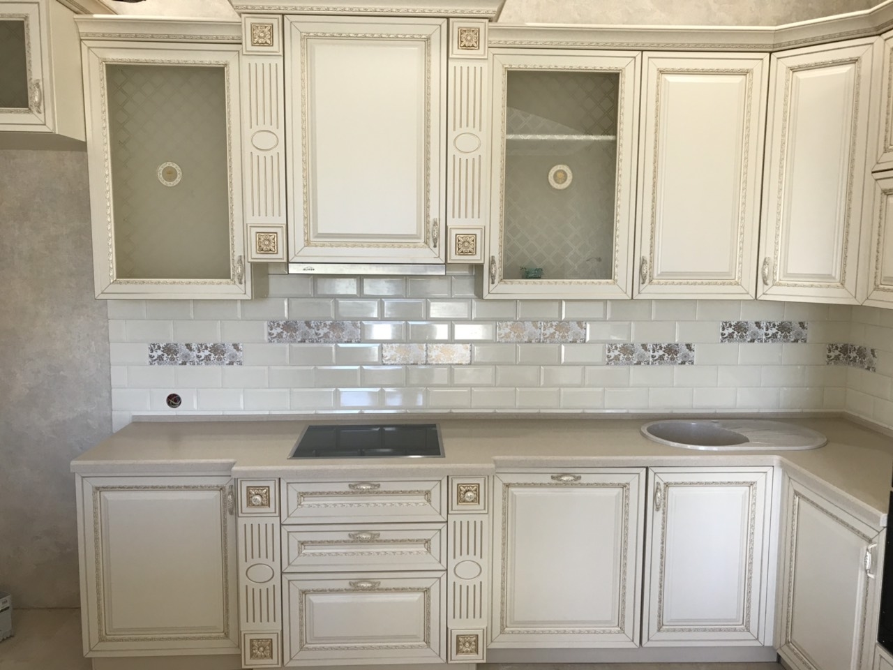Белый кухонный гарнитур-Кухня МДФ в ПВХ «Модель 535»-фото4